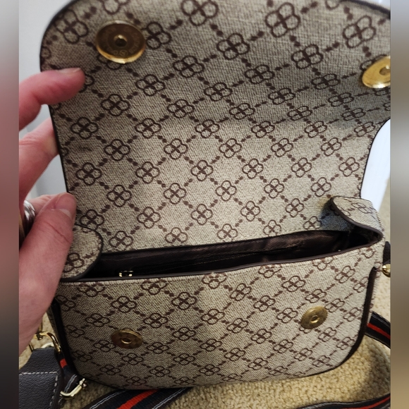 Crossbody Bag with Multi Colored Detachable Strap - Picture 5 of 7